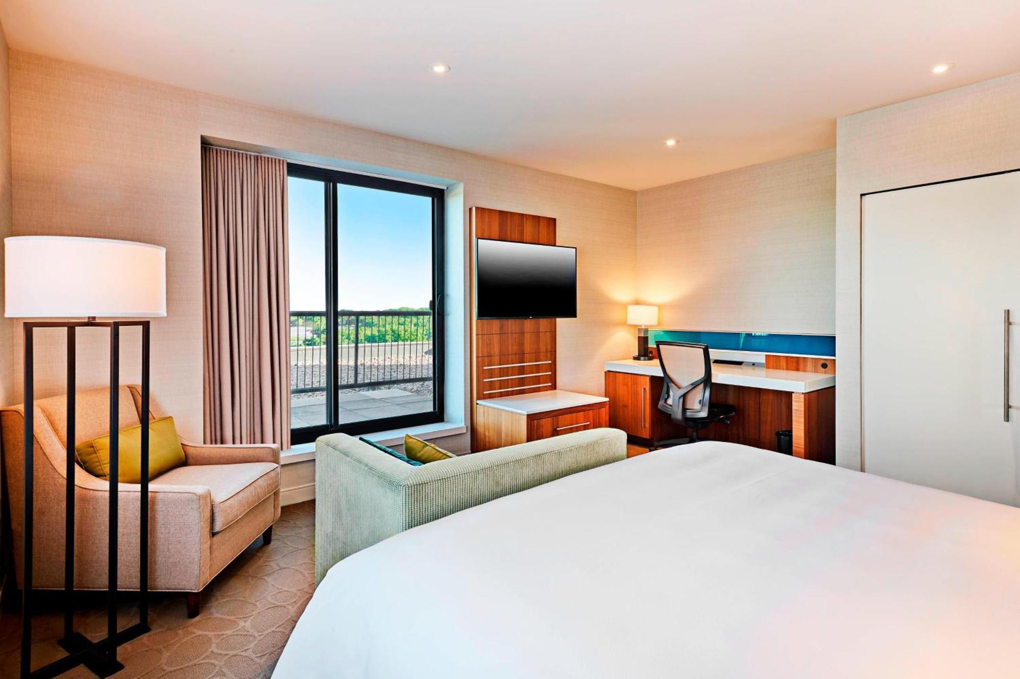 Delta By Marriott Hotel 4*