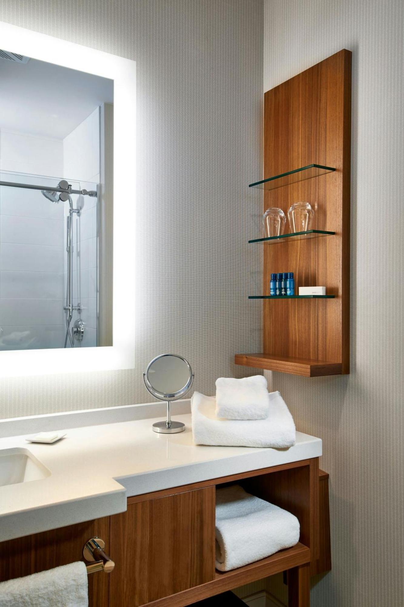 Delta By Marriott Hotel 4*